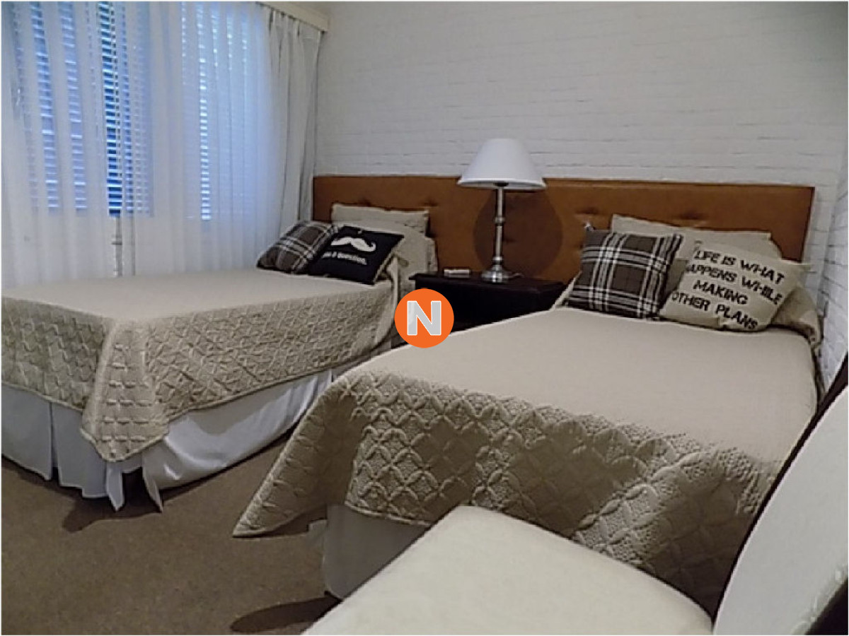 Casa Ref.209748 - Casa en Venta y Alquiler, Mansa, Punta del Este, 6 Dormitorios.