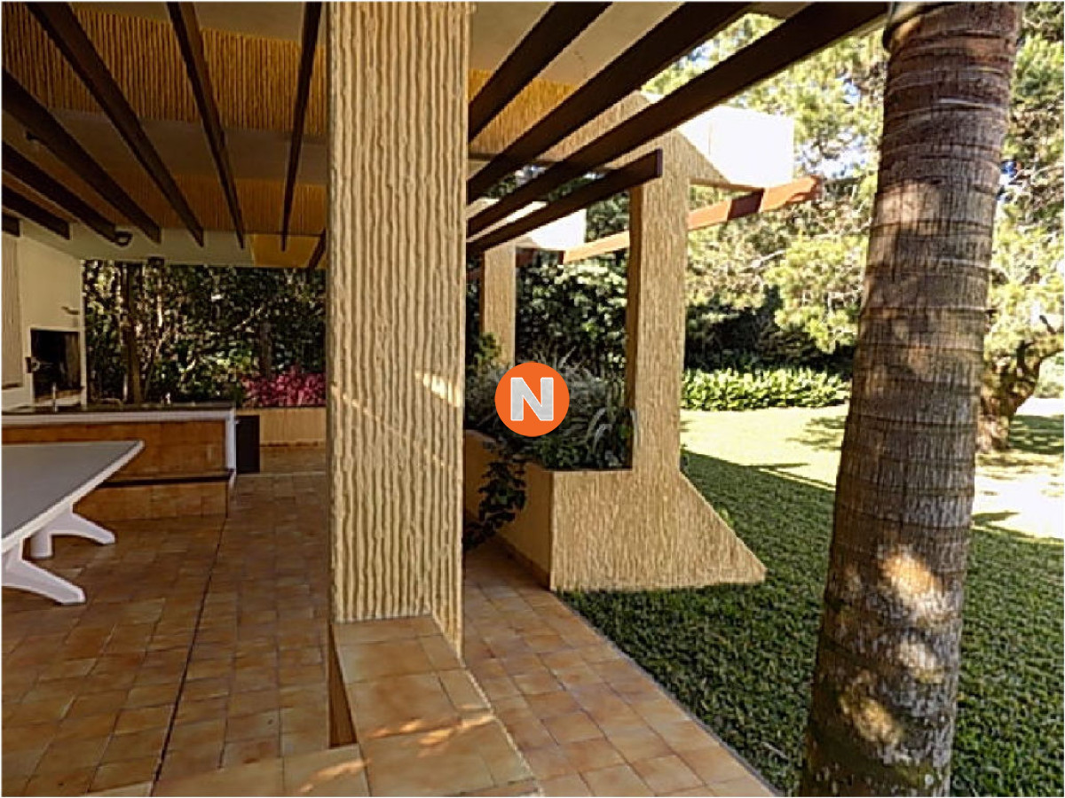 Casa Ref.209748 - Casa en Venta y Alquiler, Mansa, Punta del Este, 6 Dormitorios.