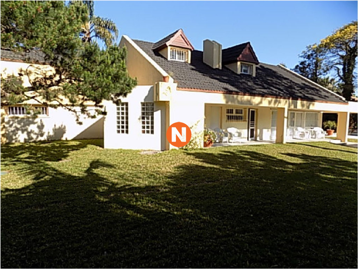 Casa Ref.209748 - Casa en Venta y Alquiler, Mansa, Punta del Este, 6 Dormitorios.