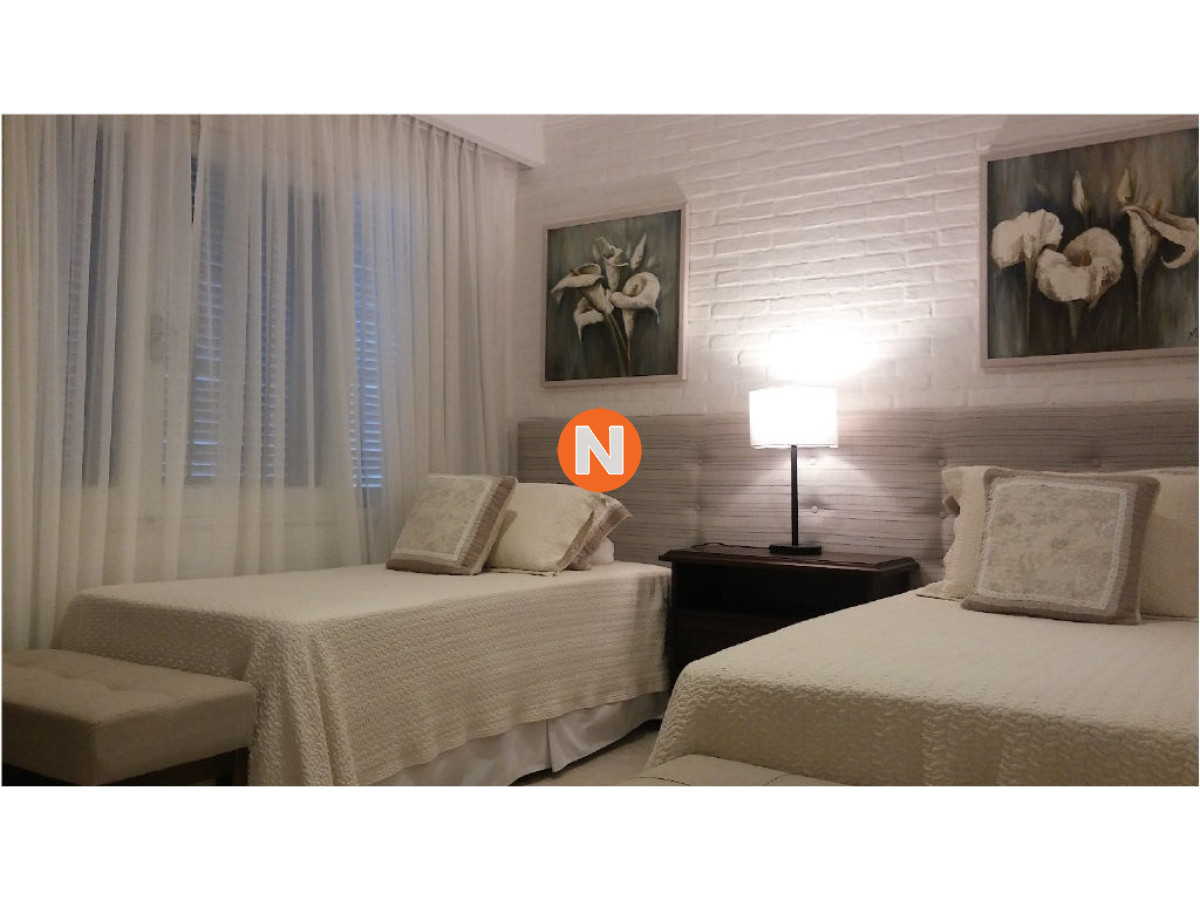 Casa Ref.209748 - Casa en Venta y Alquiler, Mansa, Punta del Este, 6 Dormitorios.