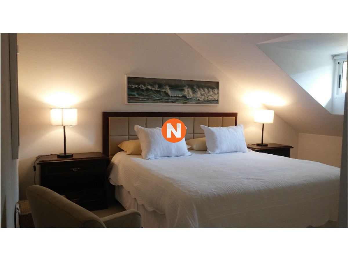 Casa Ref.209748 - Casa en Venta y Alquiler, Mansa, Punta del Este, 6 Dormitorios.