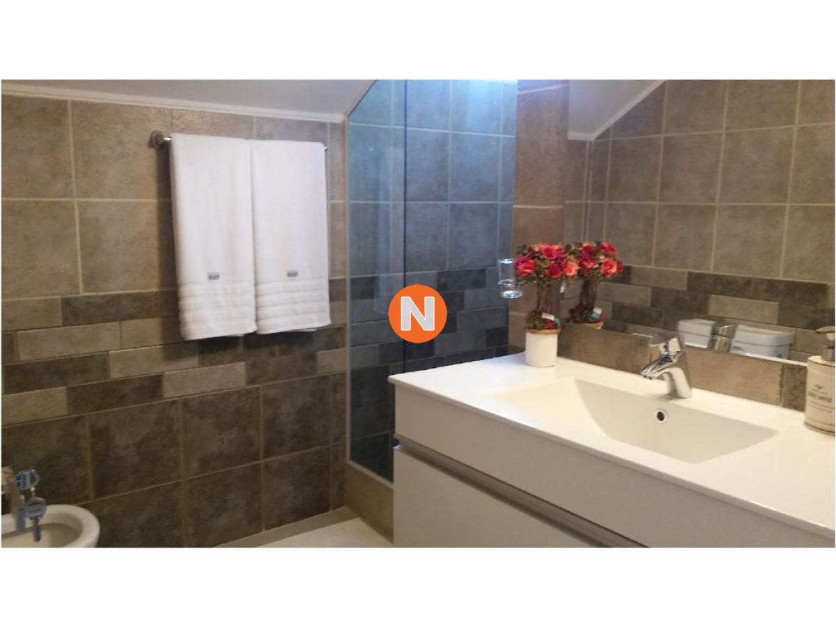 Casa Ref.209748 - Casa en Venta y Alquiler, Mansa, Punta del Este, 6 Dormitorios.