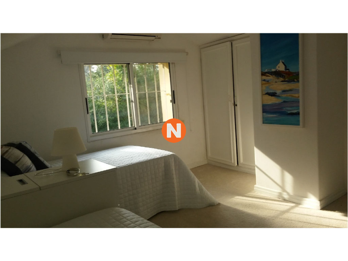 Casa Ref.209748 - Casa en Venta y Alquiler, Mansa, Punta del Este, 6 Dormitorios.