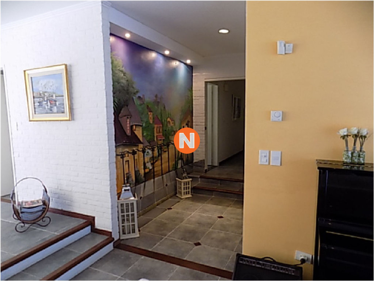Casa Ref.209748 - Casa en Venta y Alquiler, Mansa, Punta del Este, 6 Dormitorios.