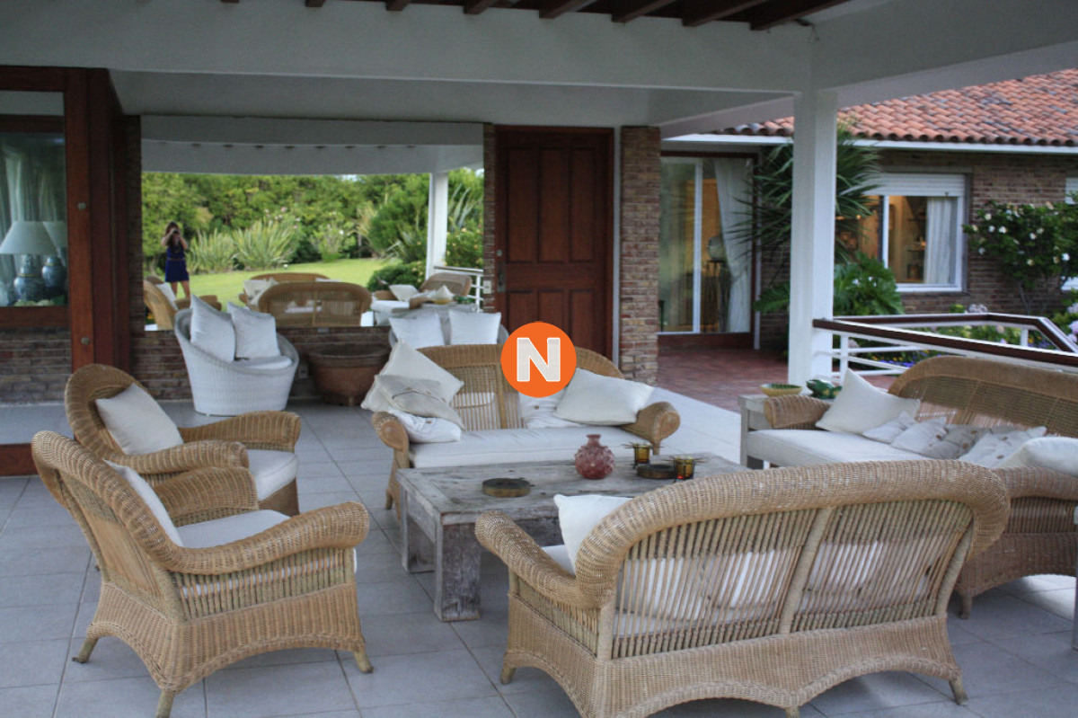 Casa Ref.205811 - VENTA DE CASA DE 5 DORMITORIOS EN PRIMERA LINEA EN BRAVA PUNTA DEL ESTE 