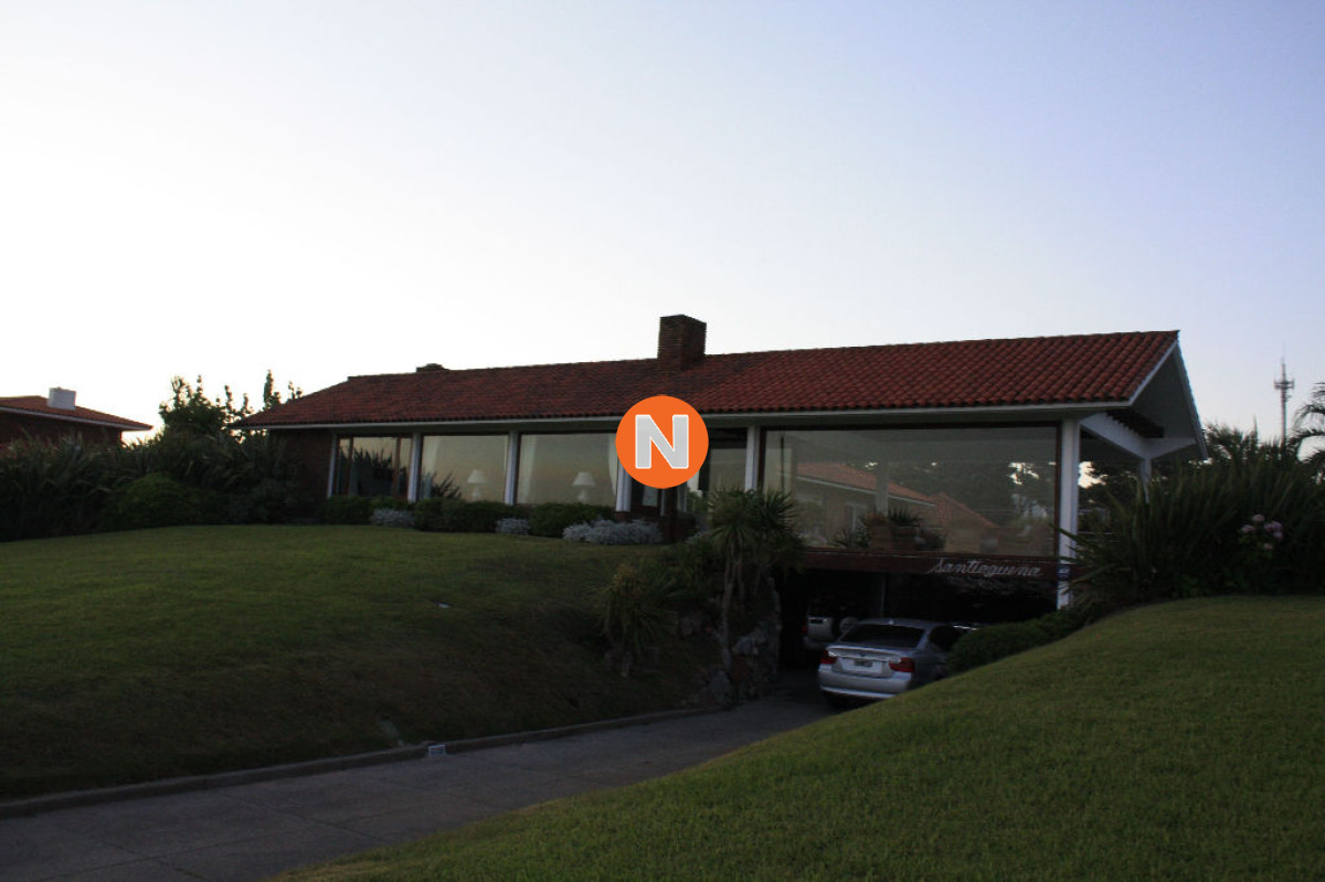 Casa Ref.205811 - VENTA DE CASA DE 5 DORMITORIOS EN PRIMERA LINEA EN BRAVA PUNTA DEL ESTE 