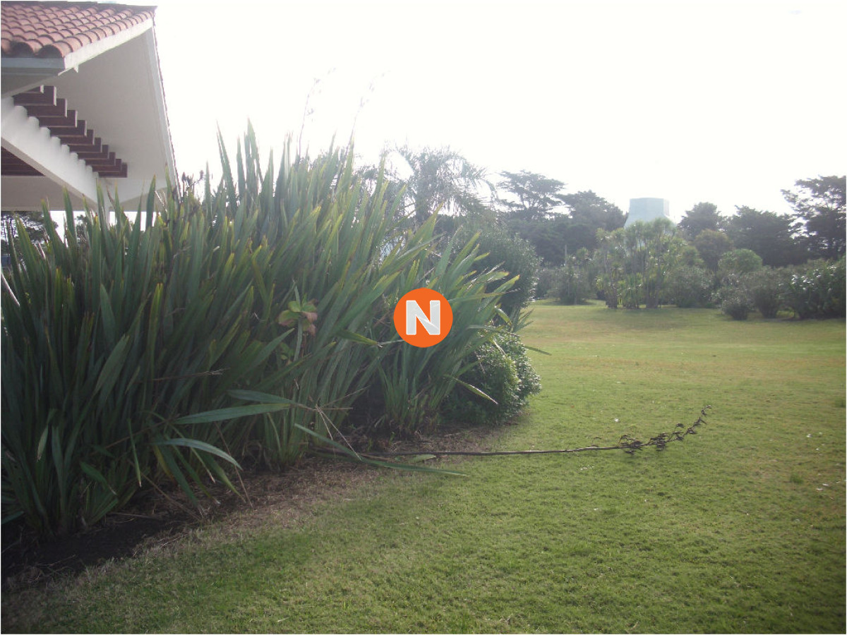 Casa Ref.205811 - VENTA DE CASA DE 5 DORMITORIOS EN PRIMERA LINEA EN BRAVA PUNTA DEL ESTE 
