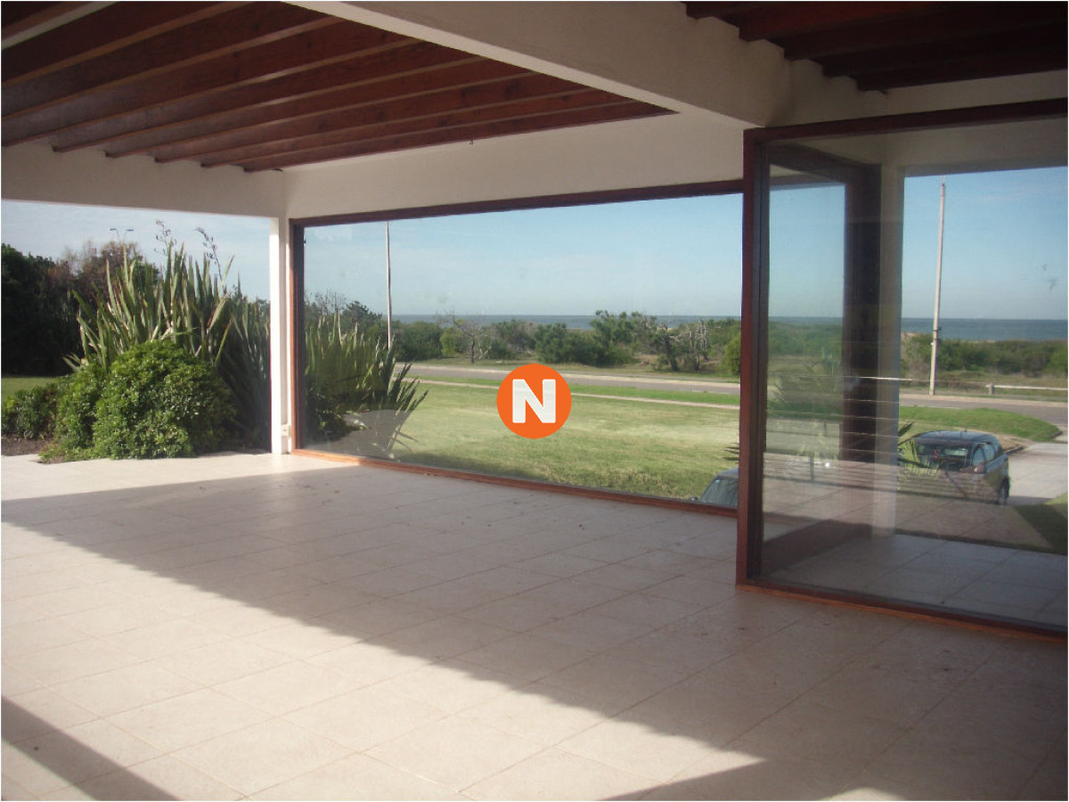 Casa Ref.205811 - VENTA DE CASA DE 5 DORMITORIOS EN PRIMERA LINEA EN BRAVA PUNTA DEL ESTE 