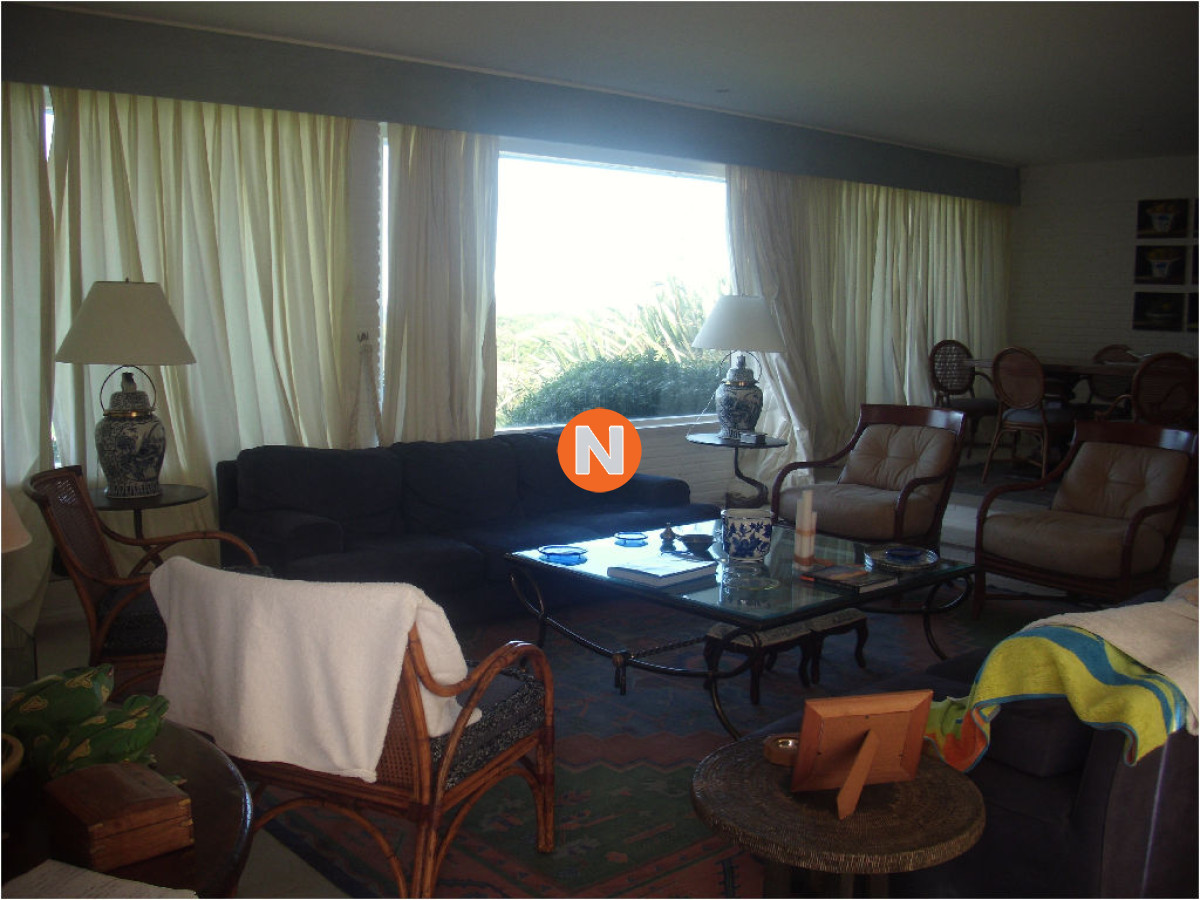 Casa Ref.205811 - VENTA DE CASA DE 5 DORMITORIOS EN PRIMERA LINEA EN BRAVA PUNTA DEL ESTE 