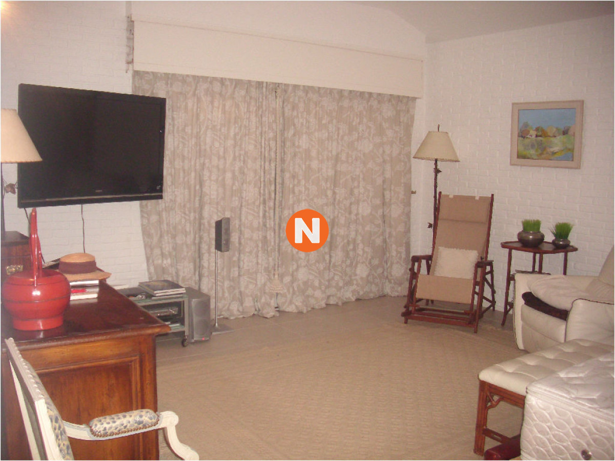 Casa Ref.205811 - VENTA DE CASA DE 5 DORMITORIOS EN PRIMERA LINEA EN BRAVA PUNTA DEL ESTE 