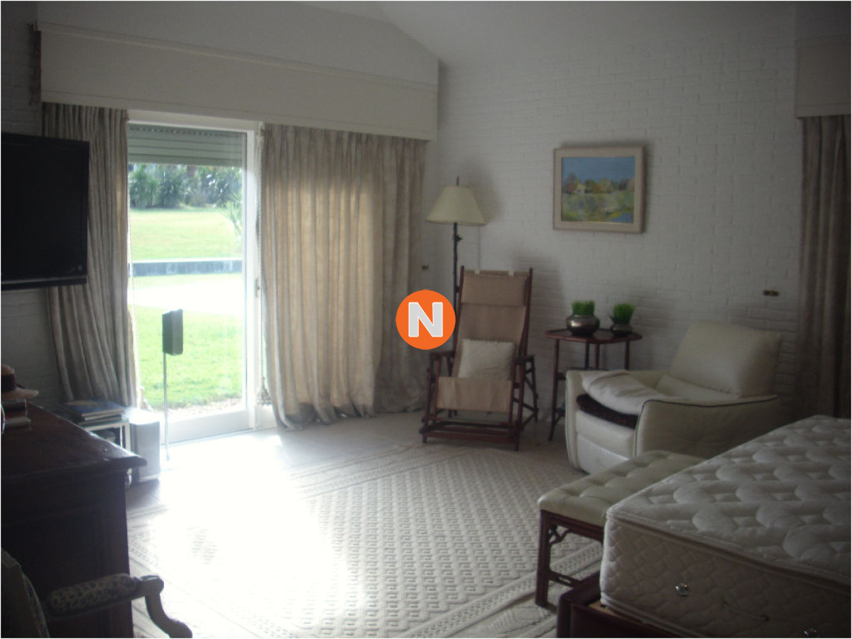 Casa Ref.205811 - VENTA DE CASA DE 5 DORMITORIOS EN PRIMERA LINEA EN BRAVA PUNTA DEL ESTE 