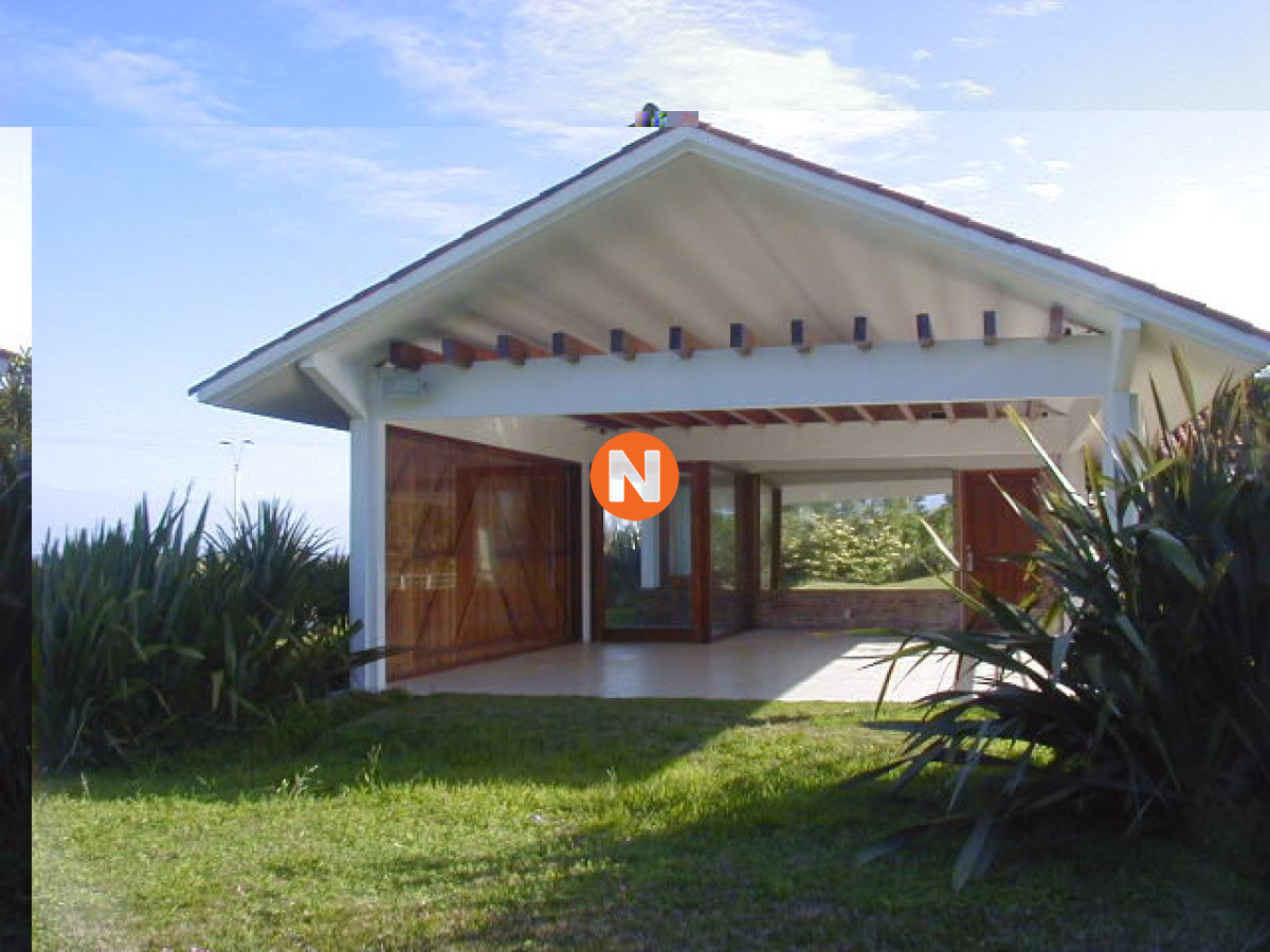 Casa Ref.205811 - VENTA DE CASA DE 5 DORMITORIOS EN PRIMERA LINEA EN BRAVA PUNTA DEL ESTE 