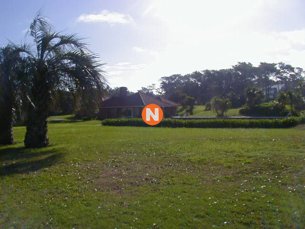 Casa Ref.205811 - VENTA DE CASA DE 5 DORMITORIOS EN PRIMERA LINEA EN BRAVA PUNTA DEL ESTE 