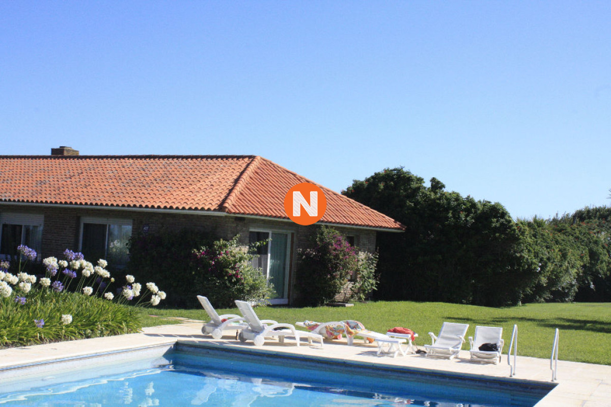 Casa Ref.205811 - VENTA DE CASA DE 5 DORMITORIOS EN PRIMERA LINEA EN BRAVA PUNTA DEL ESTE 