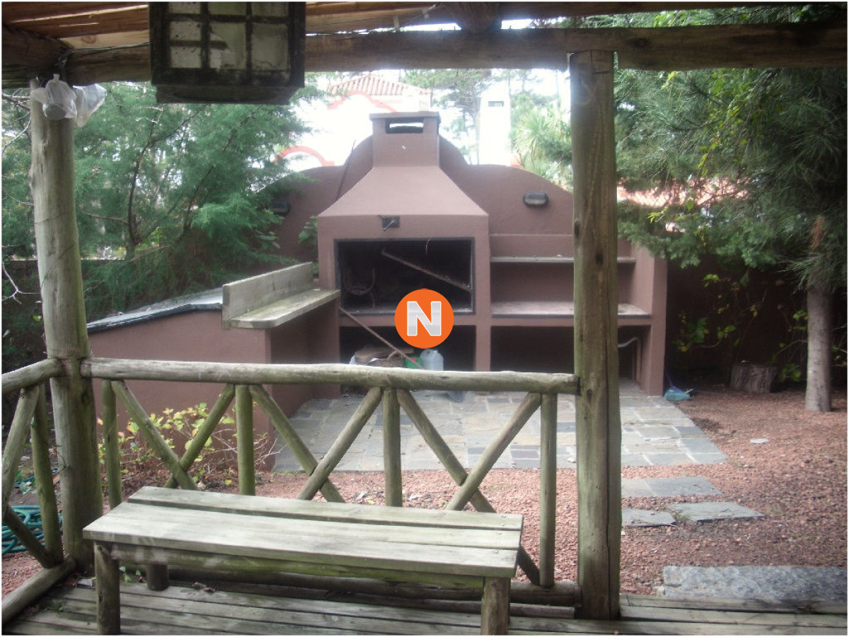 Casa Ref.205044 - Casa en Venta y Alquiler, San Rafael, Punta del Este, 5 Dormitorios.