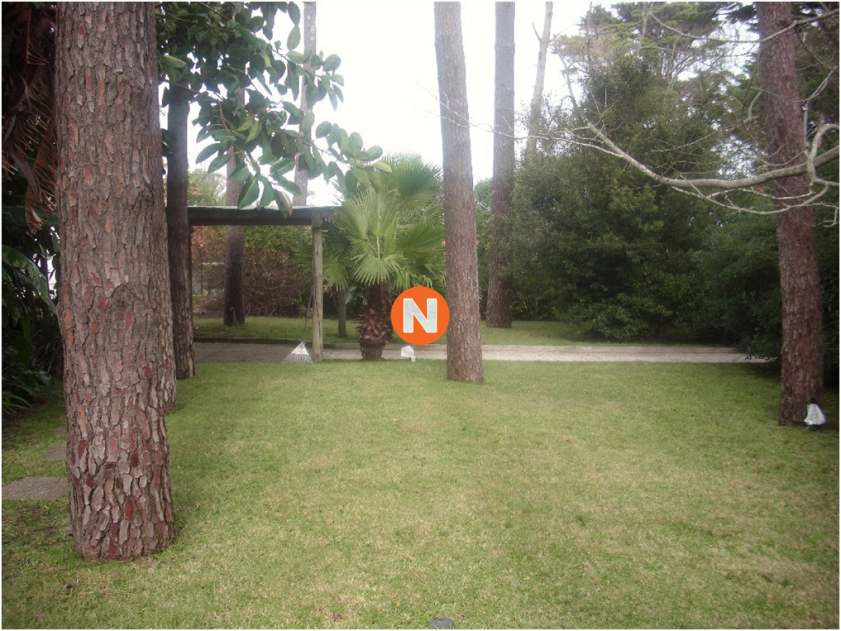 Casa Ref.205044 - Casa en Venta y Alquiler, San Rafael, Punta del Este, 5 Dormitorios.