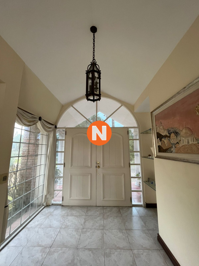 Casa Ref.209012 - Casa en Venta, Cantegril, Punta del Este, 4 Dormitorios.