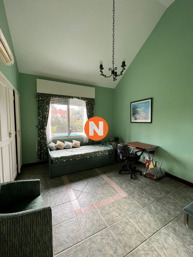 Casa Ref.209012 - Casa en Venta, Cantegril, Punta del Este, 4 Dormitorios.
