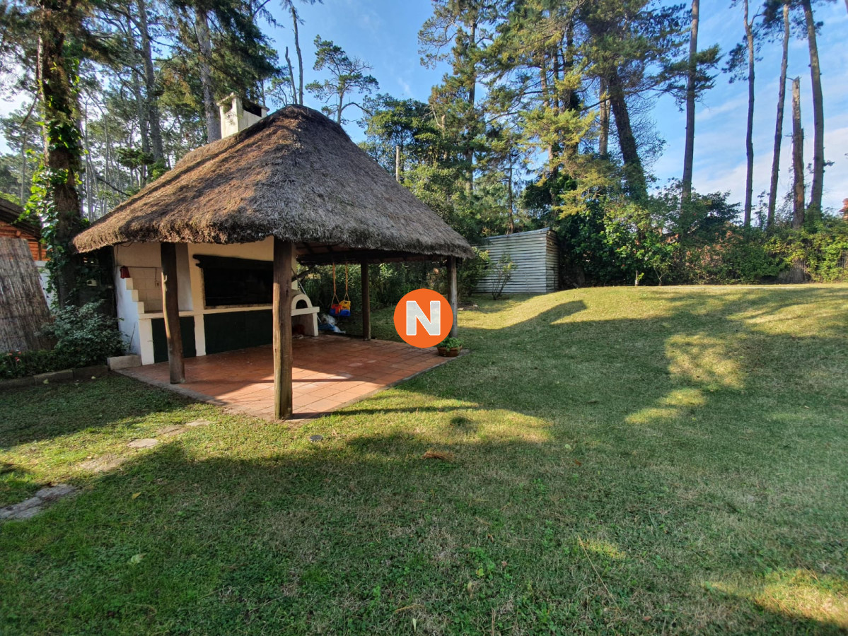 Casa Ref.216615 - Casa en venta Pinares!