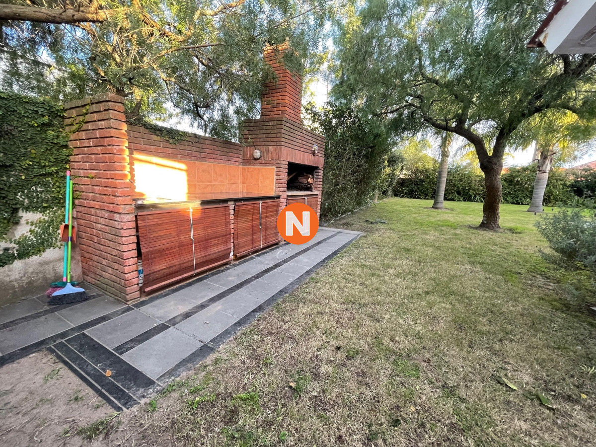 Casa Ref.208035 - Casa en Venta y Alquiler, Mansa, Punta del Este, 4 Dormitorios.