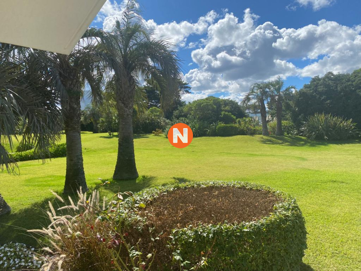 Casa Ref.205811 - VENTA DE CASA DE 5 DORMITORIOS EN PRIMERA LINEA EN BRAVA PUNTA DEL ESTE 
