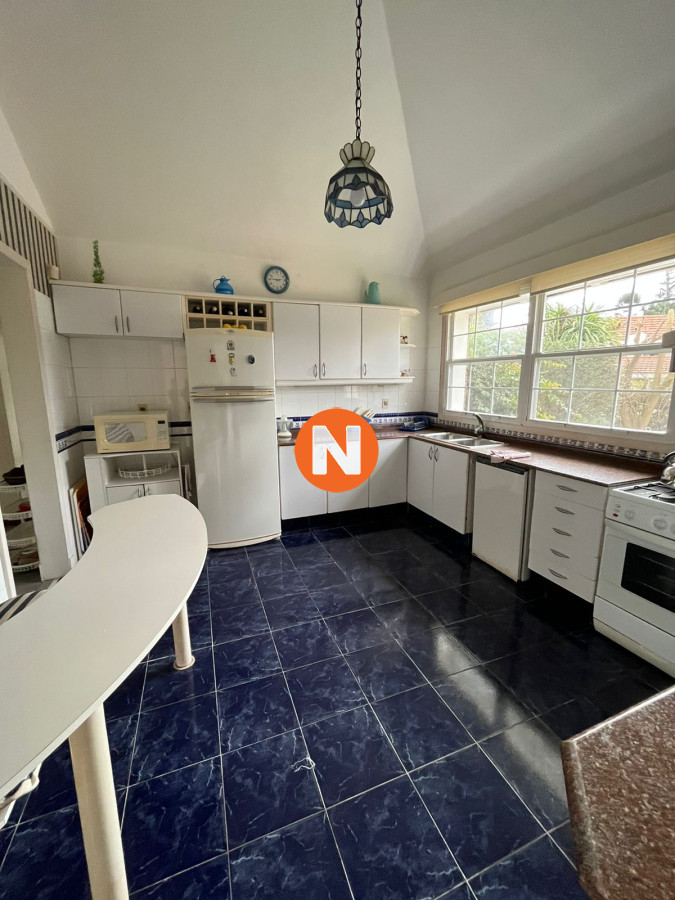 Casa Ref.209012 - Casa en Venta, Cantegril, Punta del Este, 4 Dormitorios.