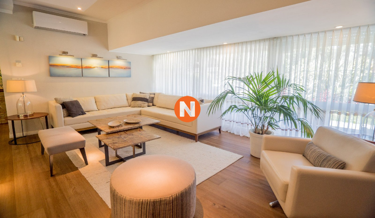 Casa Ref.209748 - Casa en Venta y Alquiler, Mansa, Punta del Este, 6 Dormitorios.