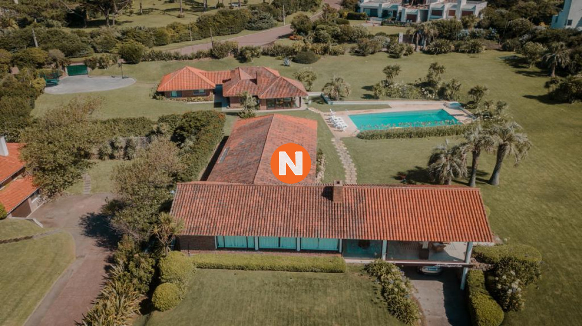 Casa Ref.205811 - VENTA DE CASA DE 5 DORMITORIOS EN PRIMERA LINEA EN BRAVA PUNTA DEL ESTE 