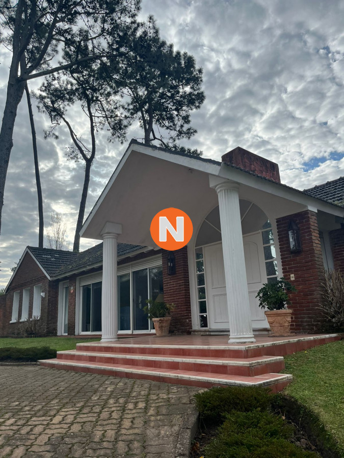 Casa Ref.209012 - Casa en Venta, Cantegril, Punta del Este, 4 Dormitorios.
