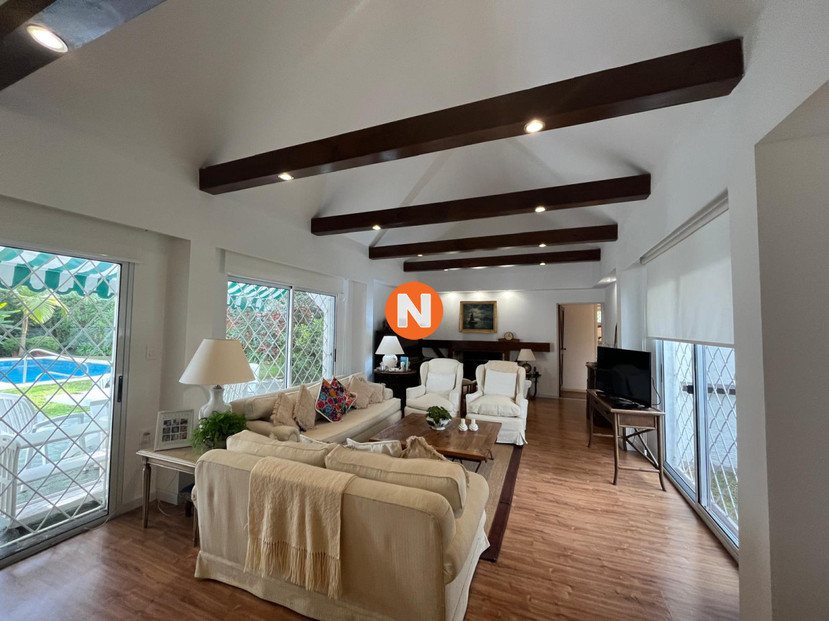 Casa Ref.223861 - Venta de casa de 4 dormitorios en Cantegril