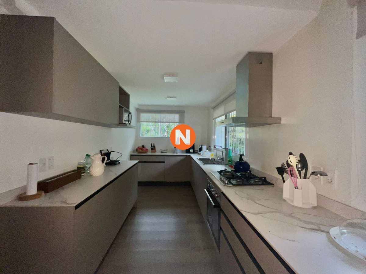 Casa Ref.207154 - Casa en Venta, Mansa, Punta del Este, 3 Dormitorios.