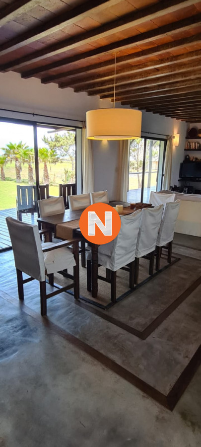 Casa Ref.219002 - Casa en venta de 4 dormitorios en Jose Igancio 