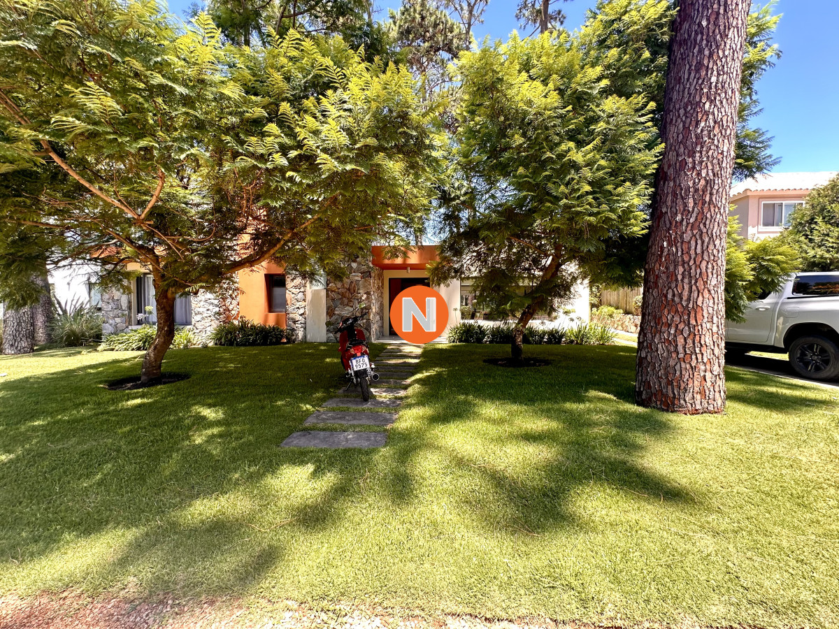 Casa Ref.223253 - Casa en venta en barrio privado, Punta del Este