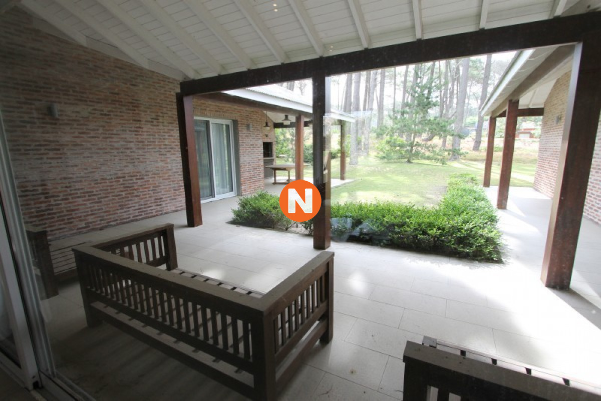 Casa Ref.223501 - Casa en Venta, La Barra, 5 dormitorios