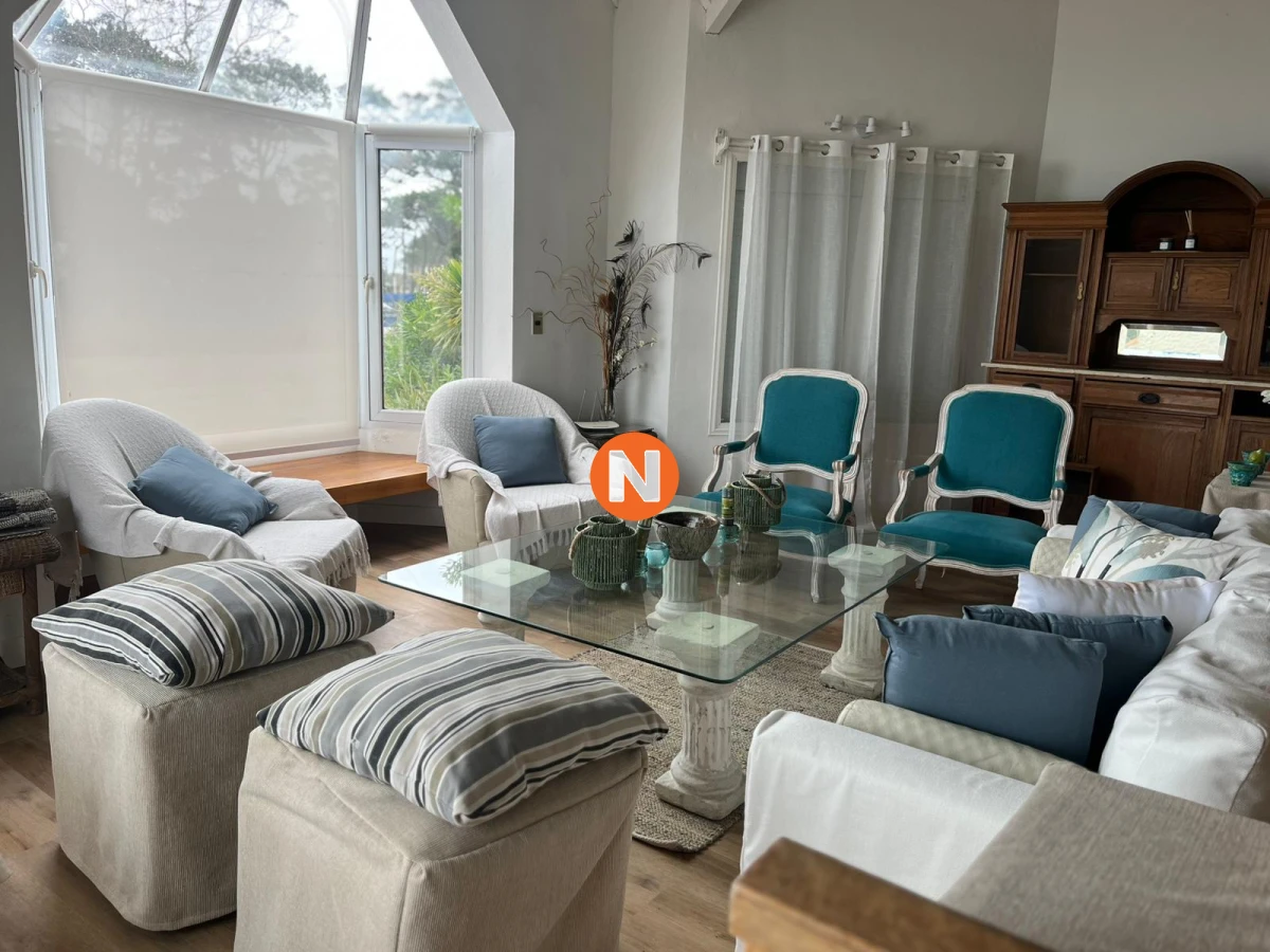 Casa Ref.220629 - VENTA DE CASA DE 3 DORMITORIOS CON VISTA AL MAR EN PINARES PUNTA DEL ESTE 