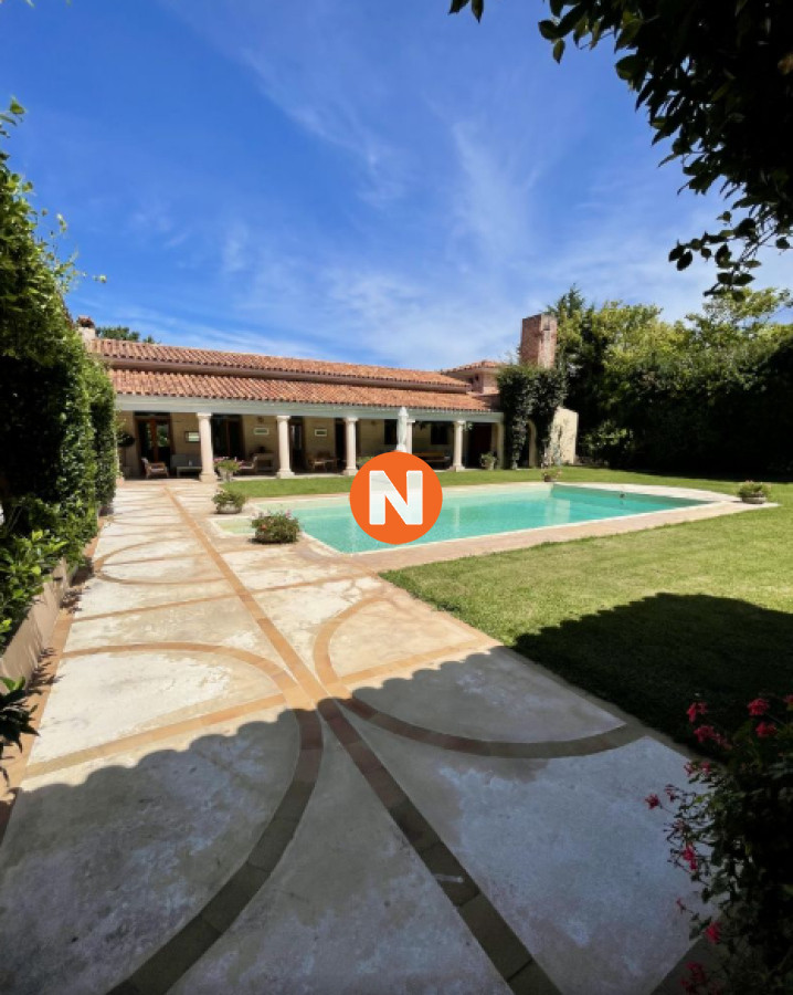 Casa Ref.223601 - Venta de Casa 3 DORMITORIOS en RINCON DEL INDIO, PLAYA BRAVA PUNTA DEL ESTE. 
