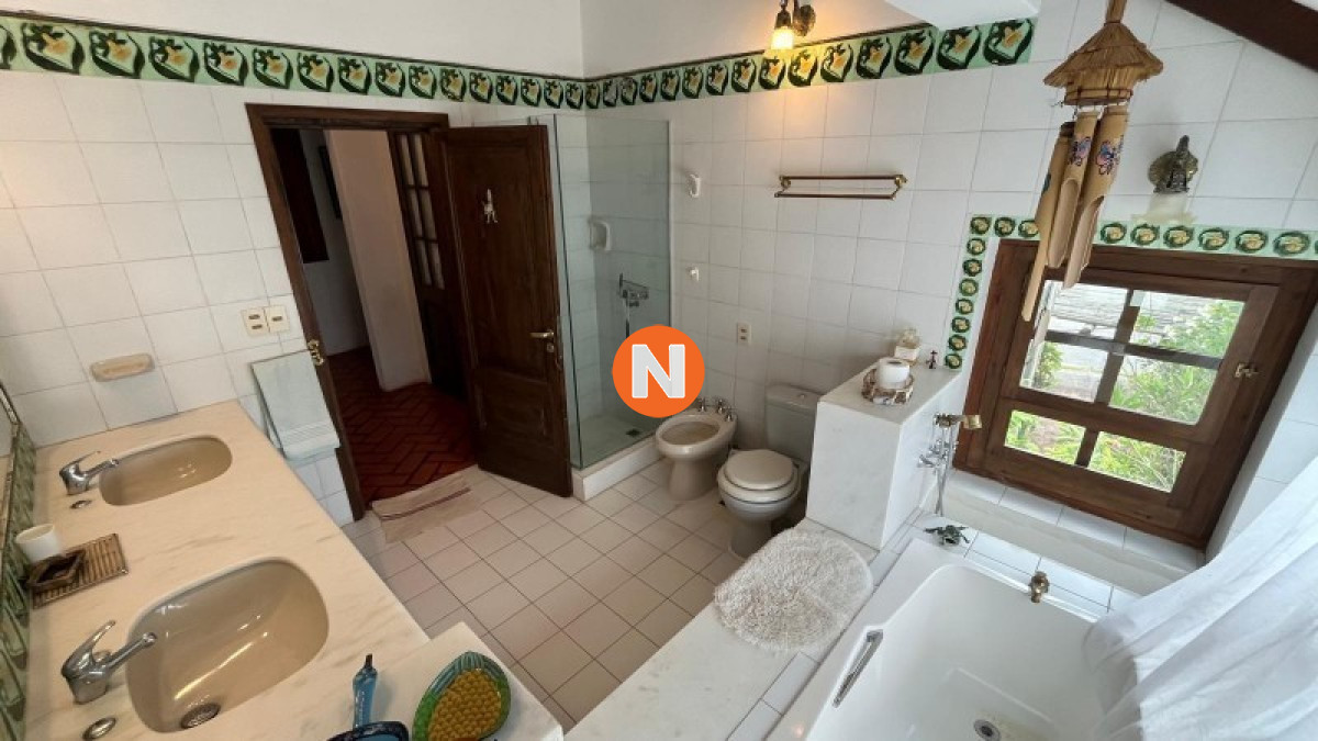 Casa Ref.223502 - Casa en Venta, 6 dormitorios, La Barra