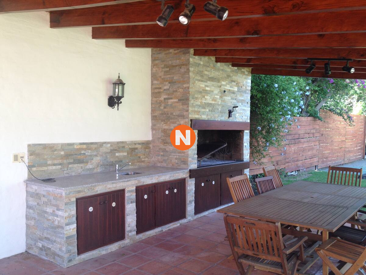 Casa Ref.206470 - Casa en Alquiler, Pinares, Punta del Este, 4 Dormitorios.