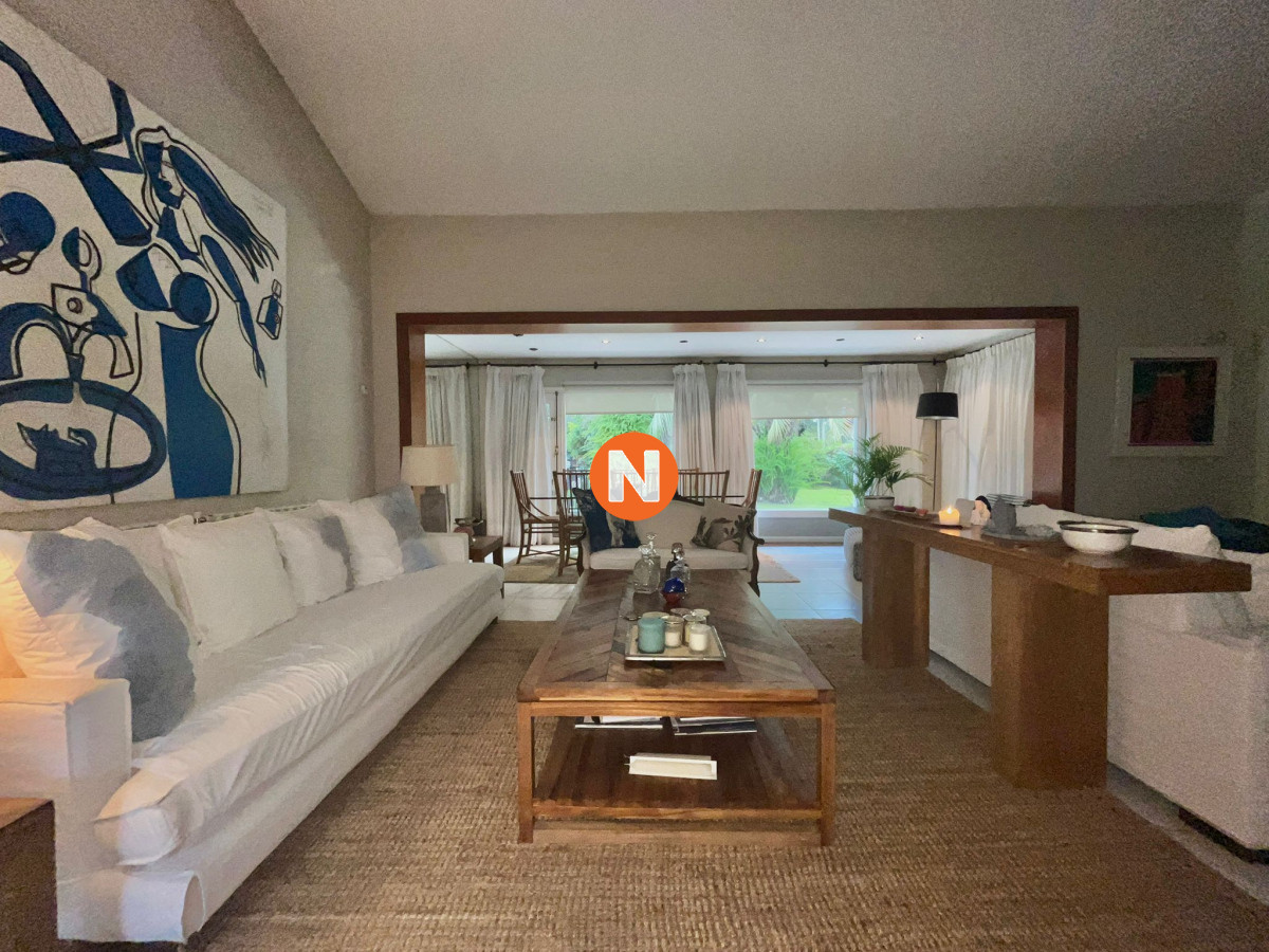 Casa Ref.207154 - Casa en Venta, Mansa, Punta del Este, 3 Dormitorios.