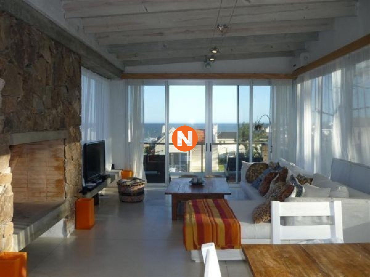 Casa Ref.223504 - Apartamento en Venta, 4 dormitoritos, La Barra