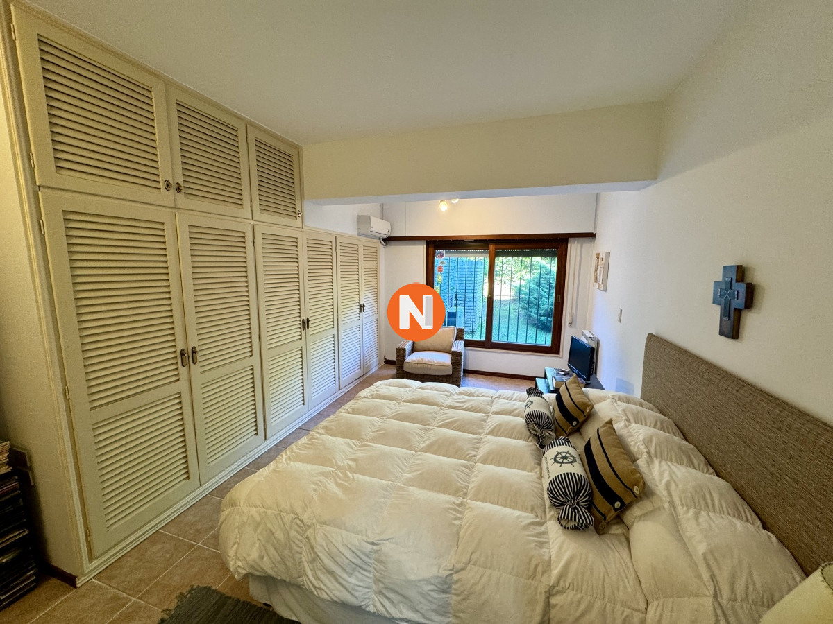 Casa Ref.209609 - Casa en Venta, Pinares, Punta del Este, 4 Dormitorios.