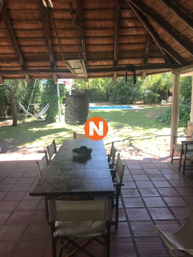 Casa Ref.223439 - VENTA DE CASA 4 DORMITORIOS PINARES PUNTA DEL ESTE 