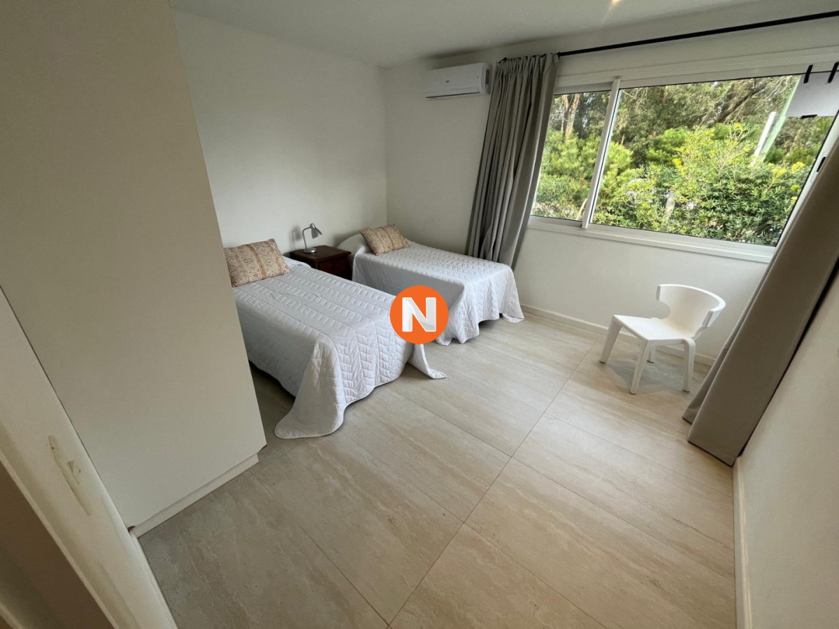Casa Ref.225562 - Casa en La Barra: Comodidad y Estilo