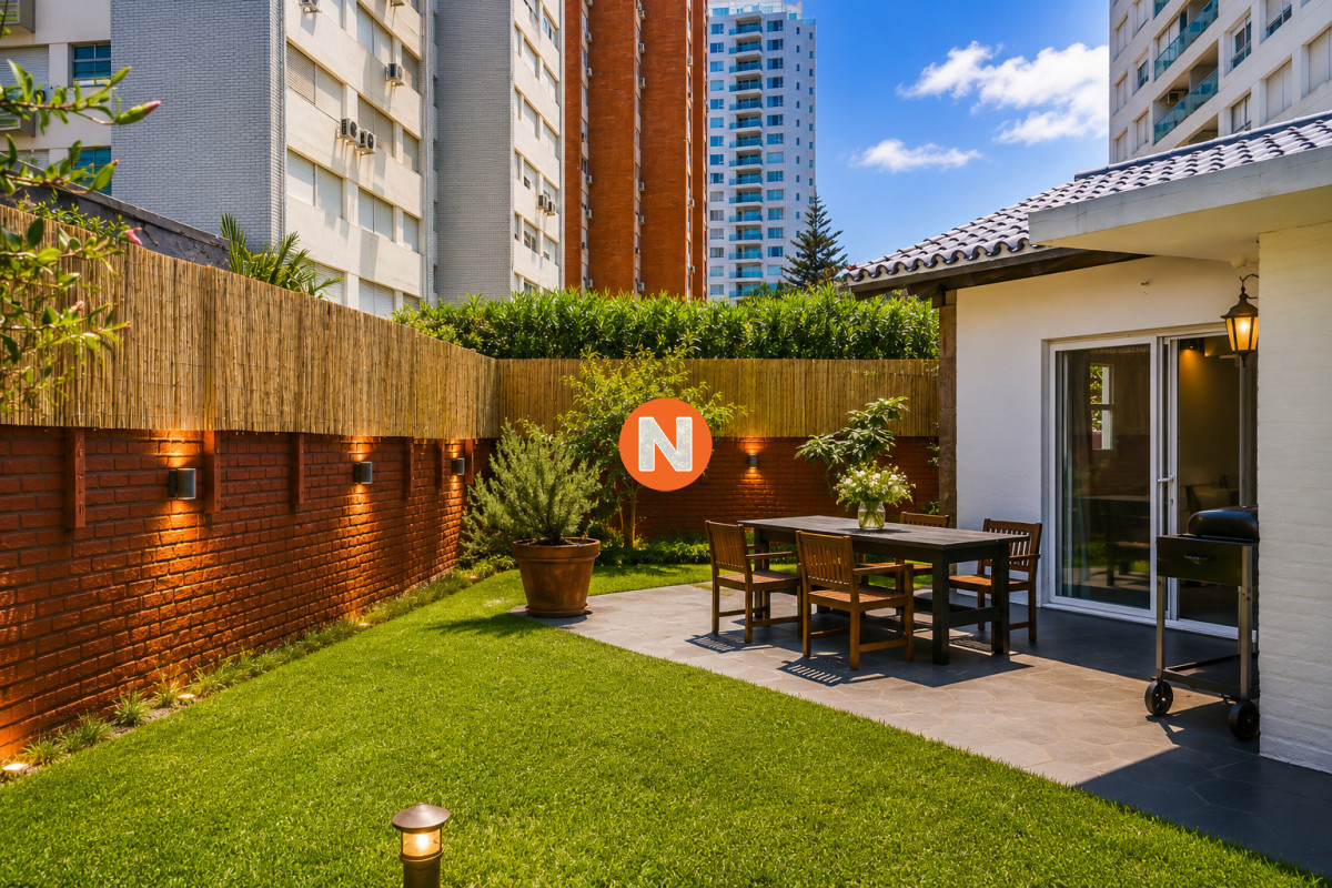 Casa Ref.208983 - Casa en Venta, Parada 8 de la Mansa, Punta del Este, 3 Dormitorios.