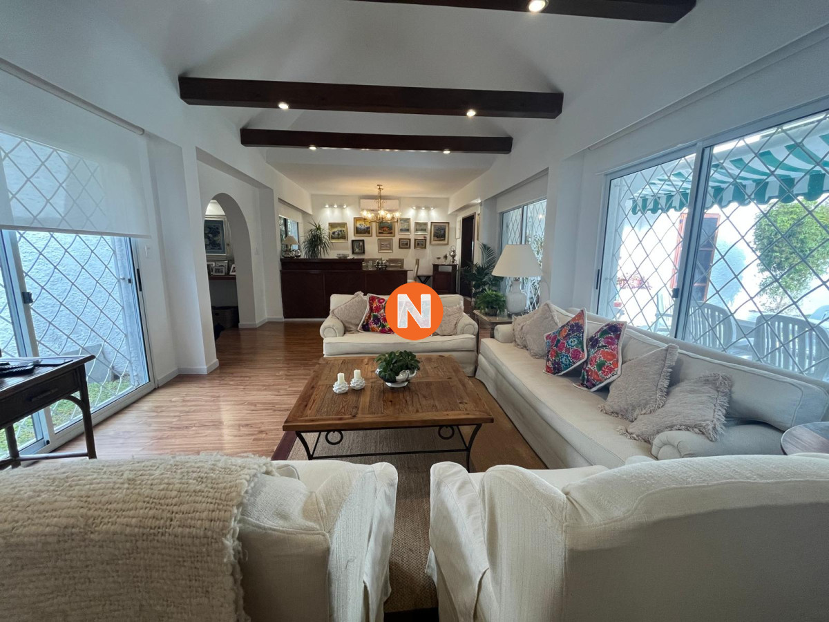 Casa Ref.223861 - Venta de casa de 4 dormitorios en Cantegril