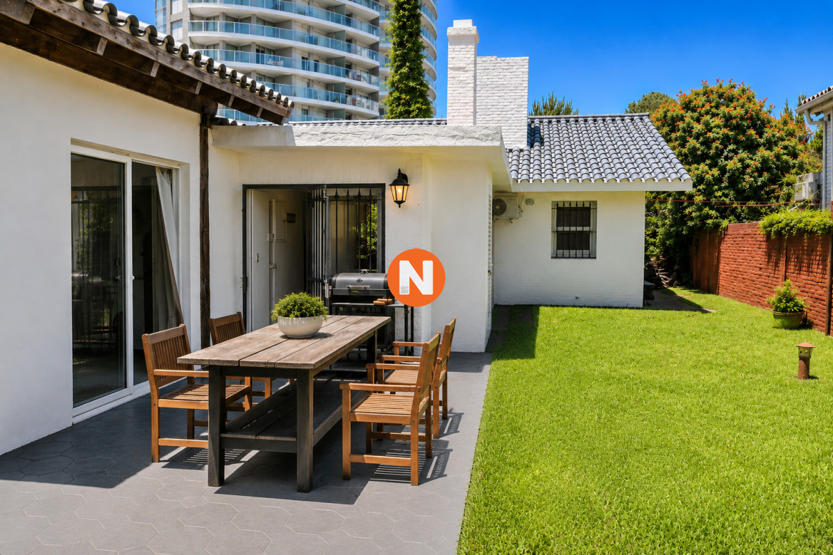 Casa Ref.208983 - Casa en Venta, Parada 8 de la Mansa, Punta del Este, 3 Dormitorios.