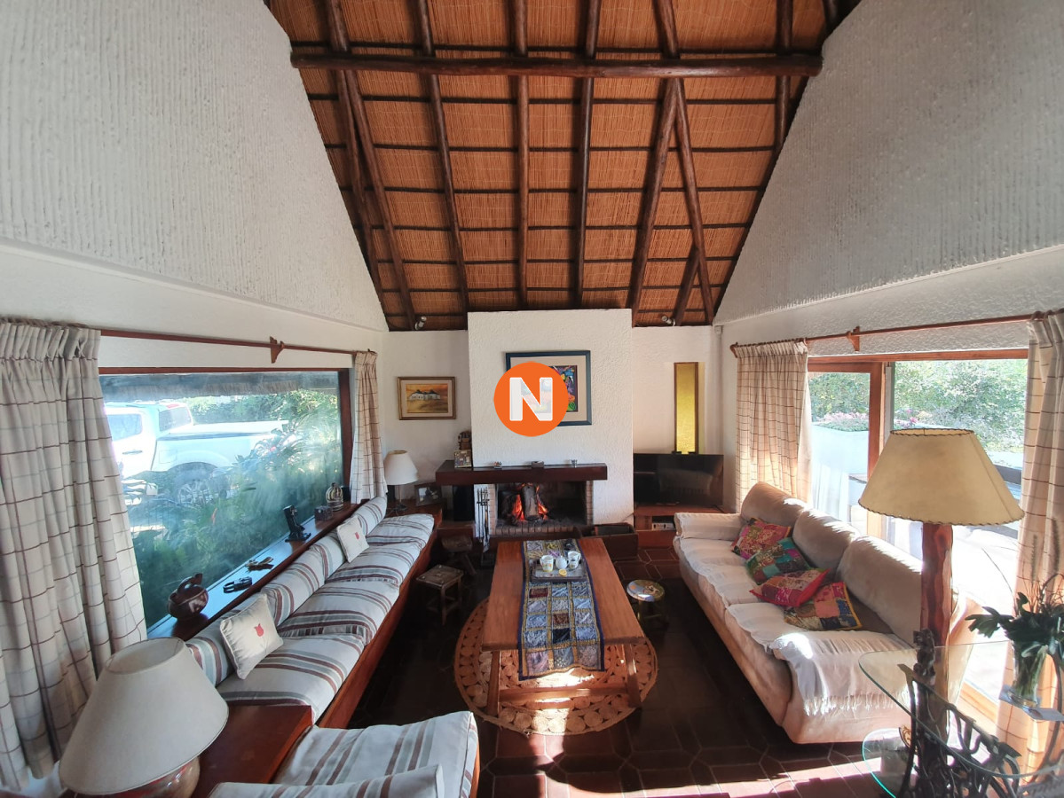 Casa Ref.216884 - Espectacular casa en excelente zona de Punta del Este