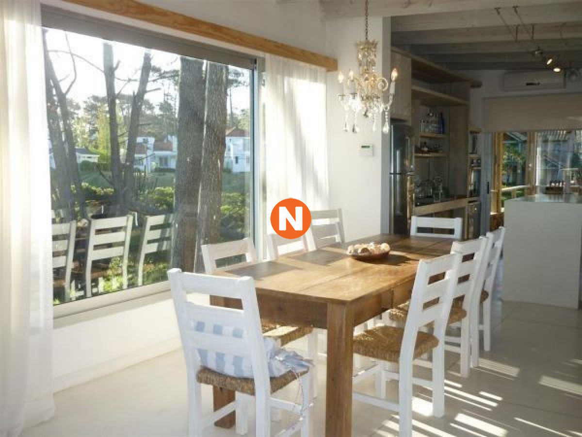 Casa Ref.223504 - Apartamento en Venta, 4 dormitoritos, La Barra