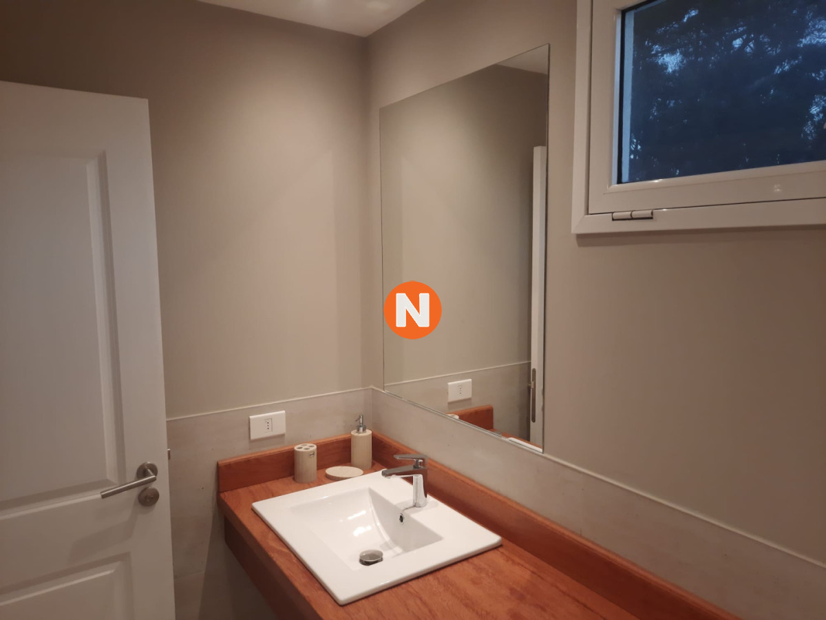 Casa Ref.225562 - Casa en La Barra: Comodidad y Estilo