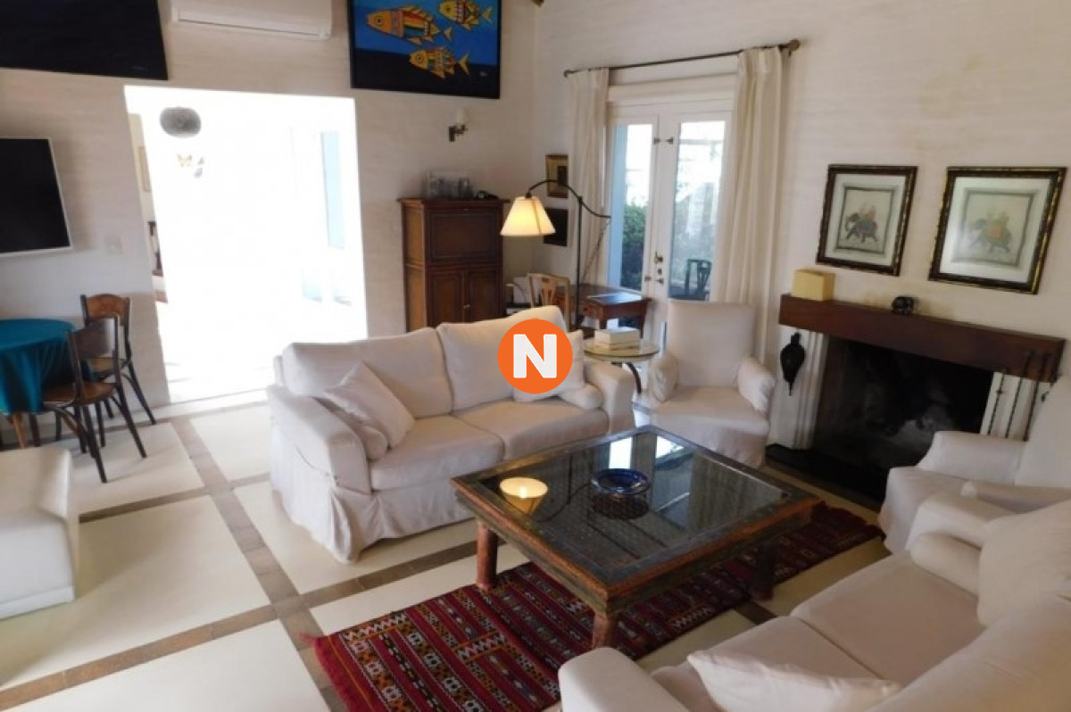 Casa Ref.218030 - Casa a la Venta, 4 dormitorios, La Barra